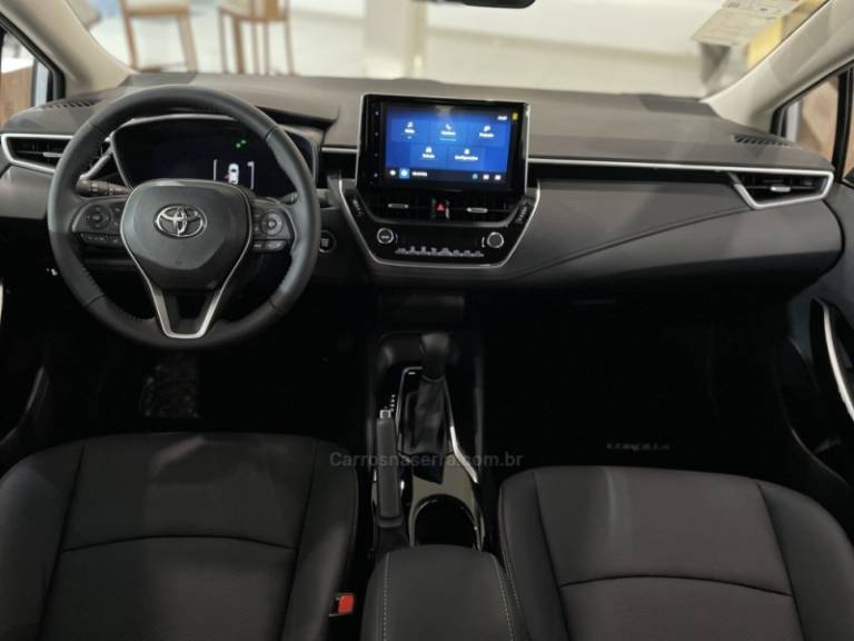 TOYOTA - COROLLA - 2024/2024 - Prata - R$ 160.610,00