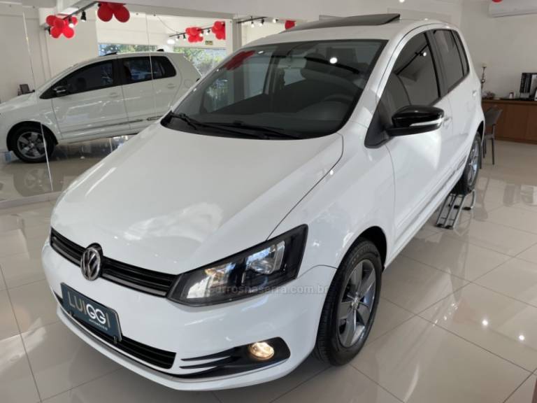 VOLKSWAGEN - FOX - 2018/2019 - Branca - R$ 64.900,00