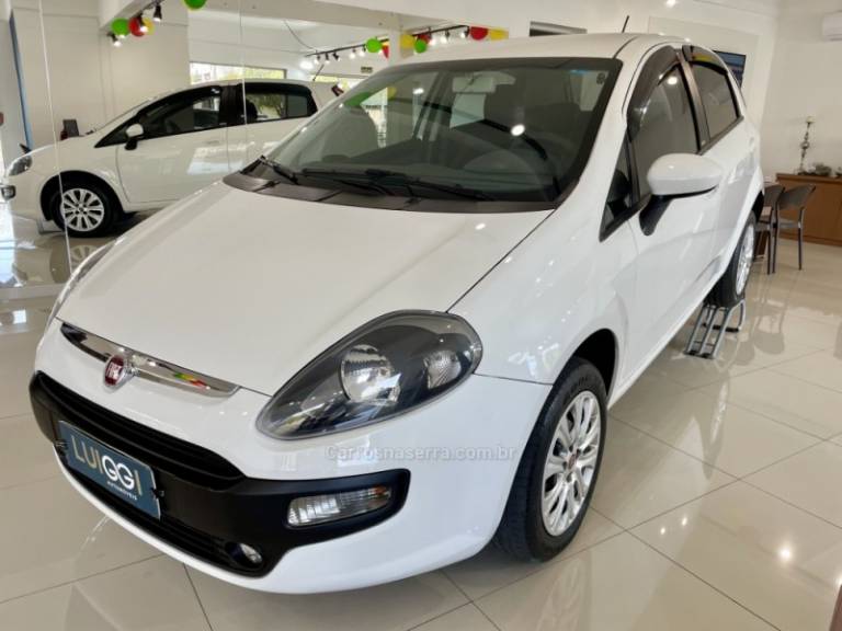 FIAT - PUNTO - 2013/2014 - Branca - R$ 42.900,00