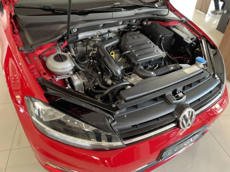 VOLKSWAGEN - GOLF - 2018/2018 - Vermelha - R$ 98.900,00