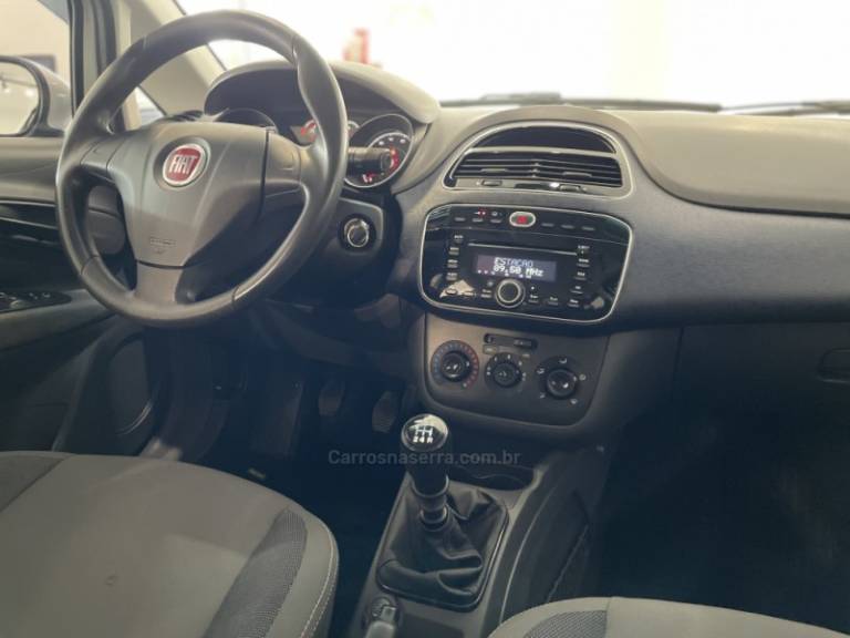 FIAT - PUNTO - 2013/2014 - Branca - R$ 42.900,00