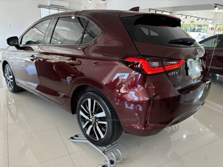 HONDA - CITY - 2023/2024 - Vermelha - R$ 129.900,00