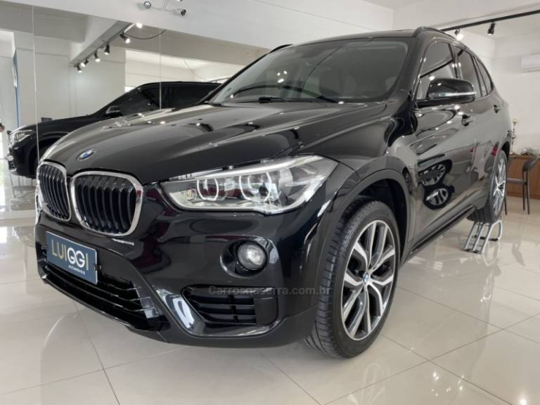 BMW - X1 - 2016/2017 - Preta - R$ 142.900,00