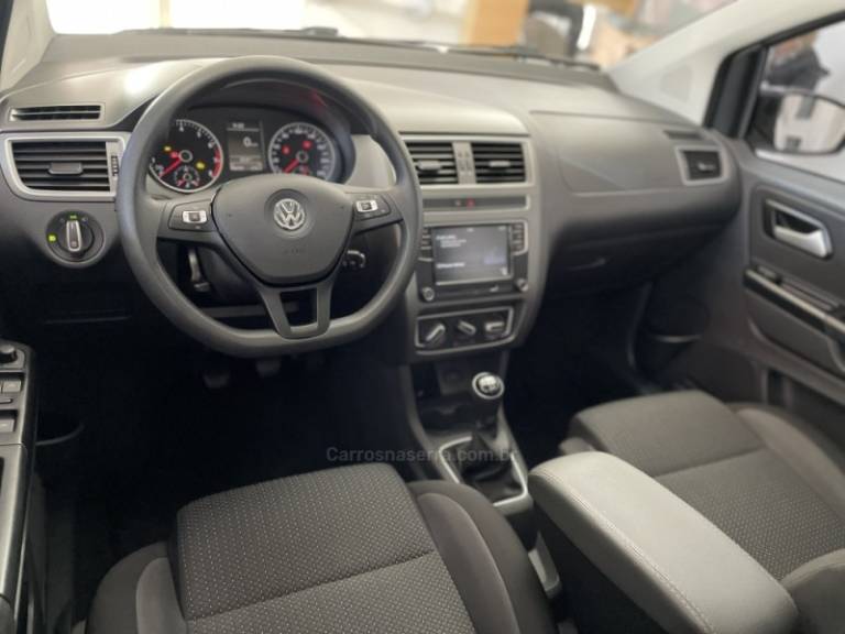 VOLKSWAGEN - FOX - 2018/2019 - Branca - R$ 64.900,00