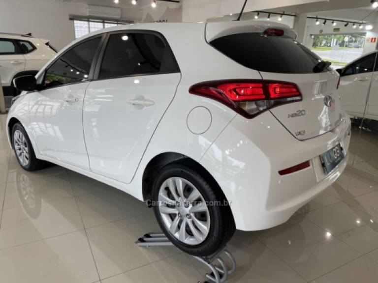 HYUNDAI - HB20 - 2019/2019 - Branca - R$ 70.900,00