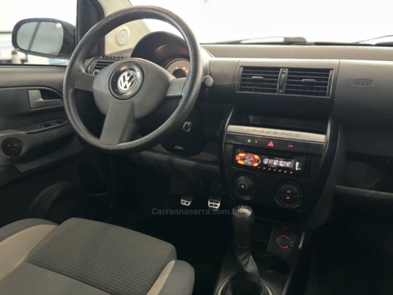 VOLKSWAGEN - CROSSFOX - 2009/2010 - Vermelha - R$ 39.900,00