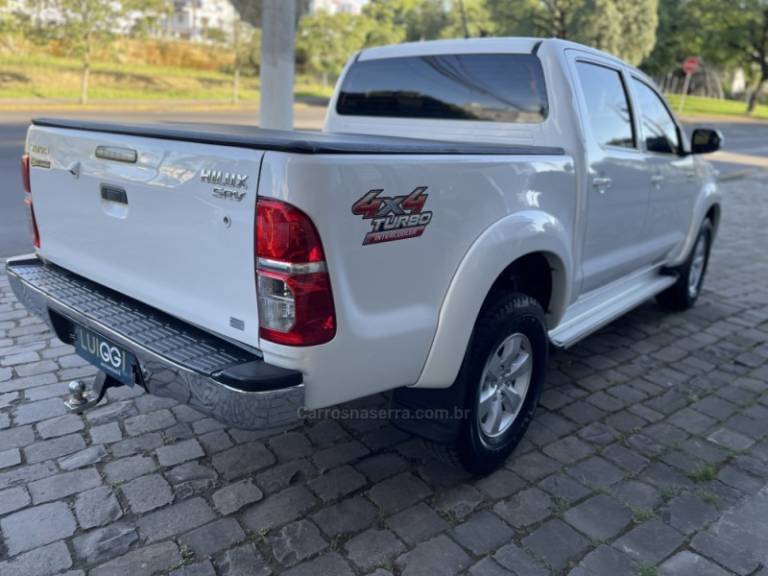 TOYOTA - HILUX - 2012/2012 - Branca - R$ 128.900,00