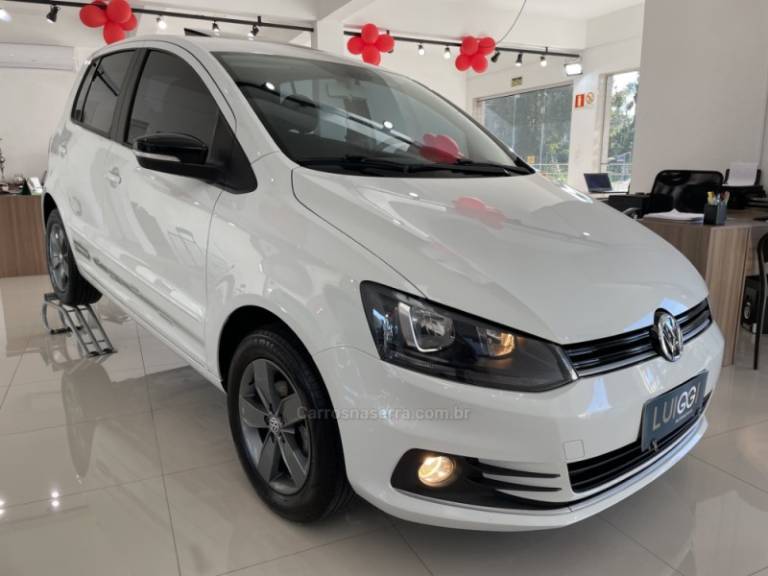 VOLKSWAGEN - FOX - 2018/2019 - Branca - R$ 64.900,00