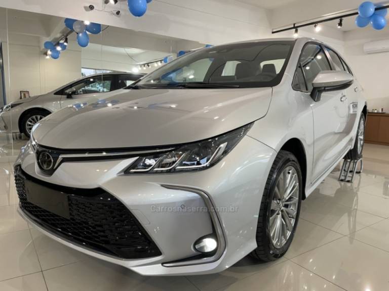 TOYOTA - COROLLA - 2024/2024 - Prata - R$ 160.610,00