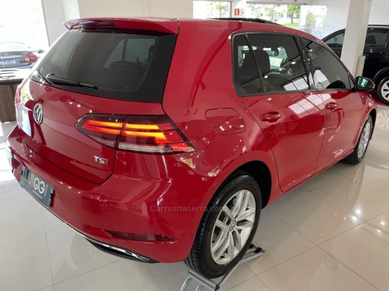 VOLKSWAGEN - GOLF - 2018/2018 - Vermelha - R$ 98.900,00