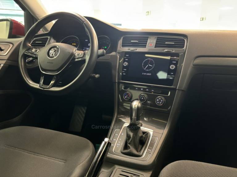 VOLKSWAGEN - GOLF - 2018/2018 - Vermelha - R$ 96.900,00