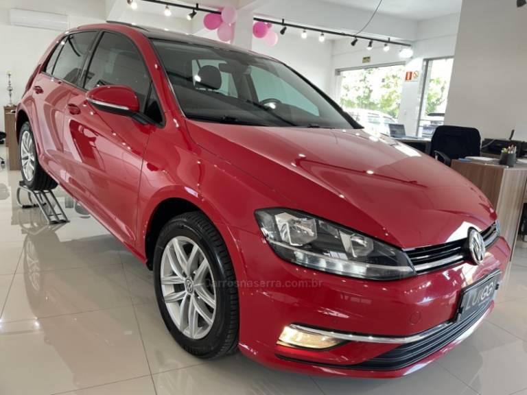 VOLKSWAGEN - GOLF - 2018/2018 - Vermelha - R$ 98.900,00