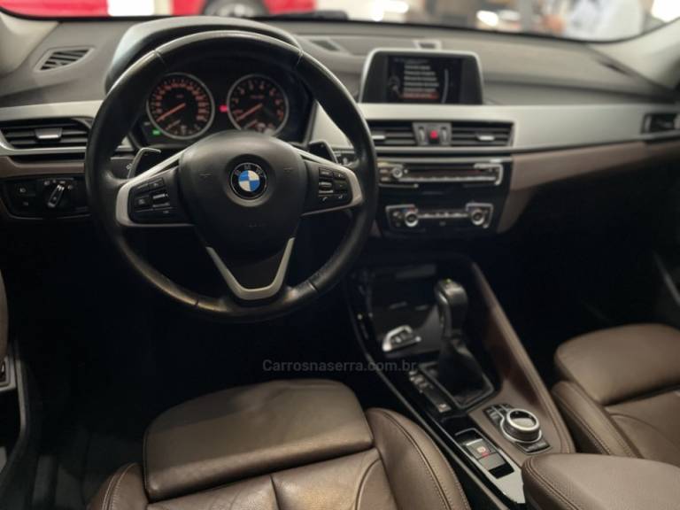 BMW - X1 - 2016/2017 - Preta - R$ 142.900,00