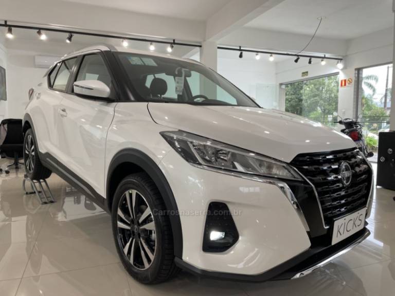 NISSAN - KICKS - 2024/2024 - Branca - R$ 138.190,00