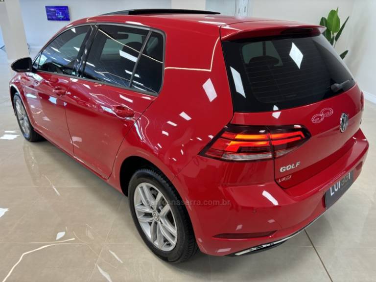 VOLKSWAGEN - GOLF - 2018/2018 - Vermelha - R$ 96.900,00