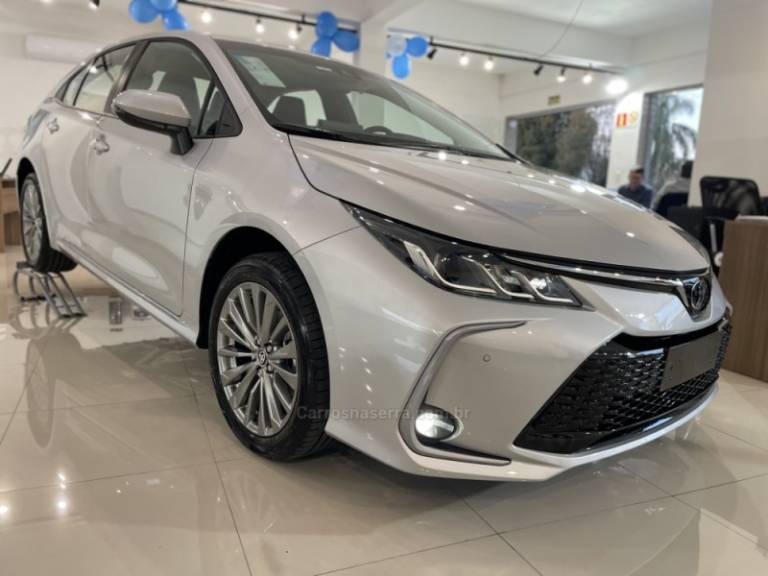 TOYOTA - COROLLA - 2024/2024 - Prata - R$ 160.610,00