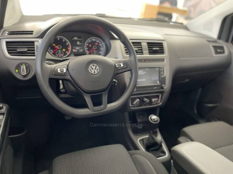 VOLKSWAGEN - FOX - 2018/2019 - Branca - R$ 64.900,00