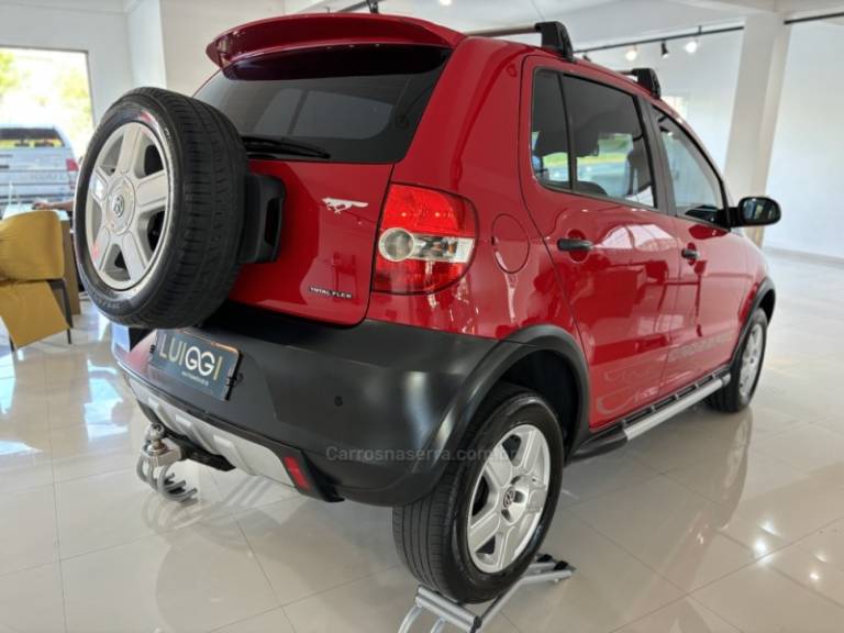 VOLKSWAGEN - CROSSFOX - 2009/2010 - Vermelha - R$ 39.900,00