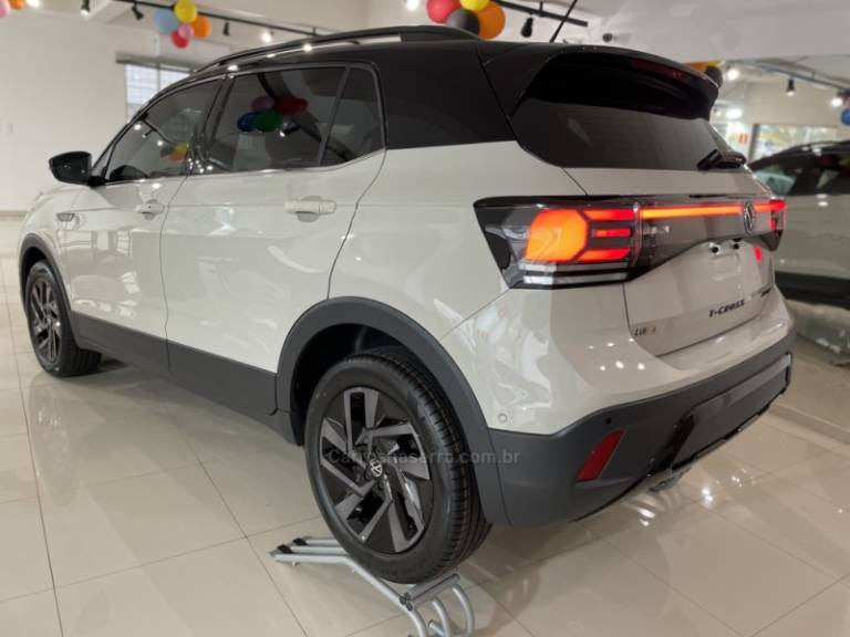 VOLKSWAGEN - T-CROSS - 2024/2025 - Cinza - R$ 196.250,00