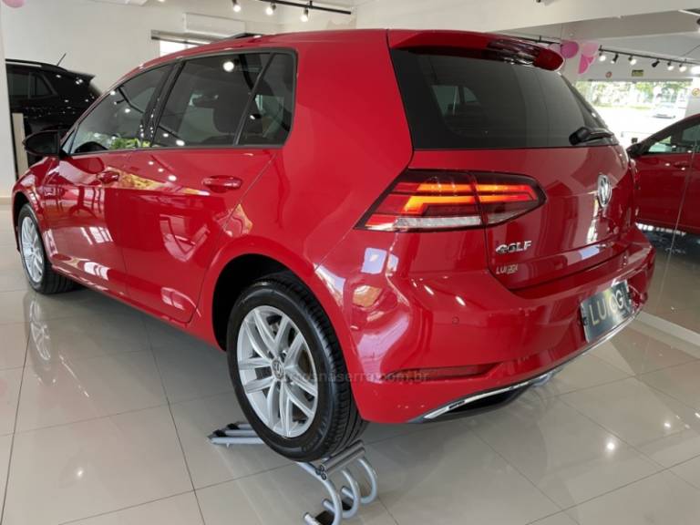 VOLKSWAGEN - GOLF - 2018/2018 - Vermelha - R$ 98.900,00