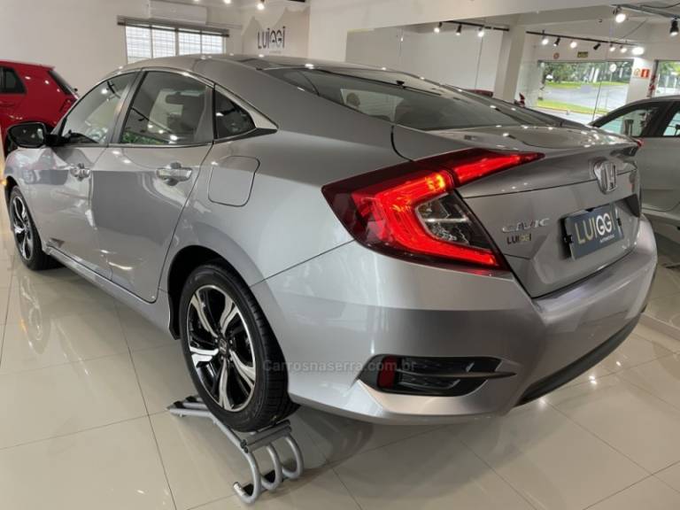 HONDA - CIVIC - 2018/2019 - Prata - R$ 114.900,00