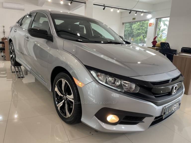 HONDA - CIVIC - 2018/2019 - Prata - R$ 114.900,00