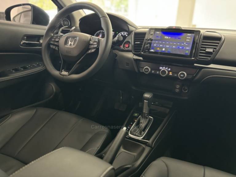 HONDA - CITY - 2023/2024 - Vermelha - R$ 129.900,00