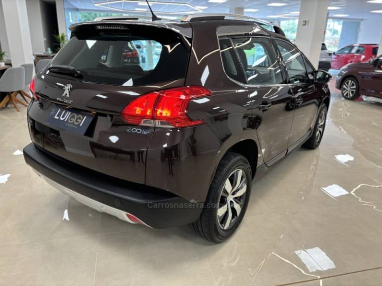 PEUGEOT - 2008 - 2015/2016 - Marrom - R$ 59.900,00