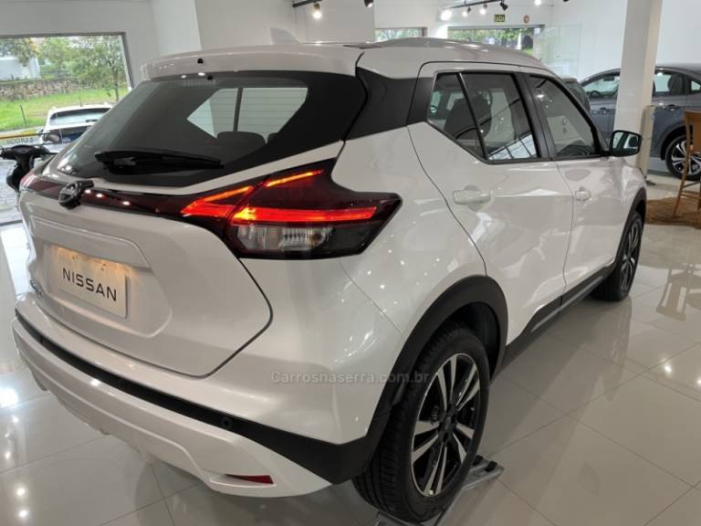 NISSAN - KICKS - 2024/2024 - Branca - R$ 138.190,00